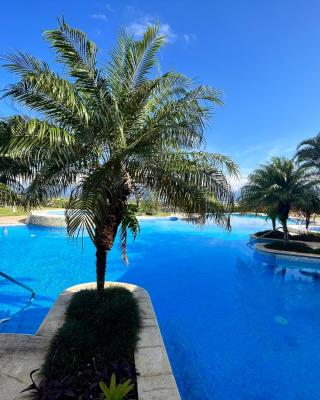 CR MARIPOSA RENTALS Cozy Retreat with Pool,Tennis,Gym,Free WiFi