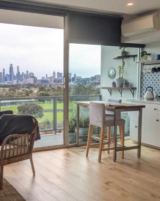 BestView St Kilda Spectacular Sunset Hideaway - boutique self-contained luxury apartment