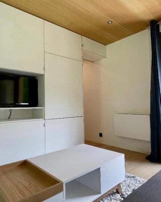 Studio rénové avec terrasse Sud idéalement situé
