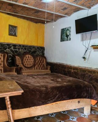 LA CASA DE LOS MANGOS AJIJIC