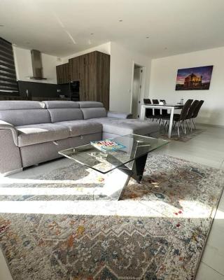Modern & Cosy Apartment in Marsaxlokk