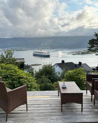 Great place with view to the mountains and fjord