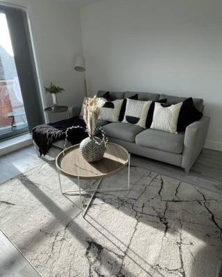 Luxury Spring Stays Lichfield City Centre 2 Bedroom Apartment With Free Secure Parking