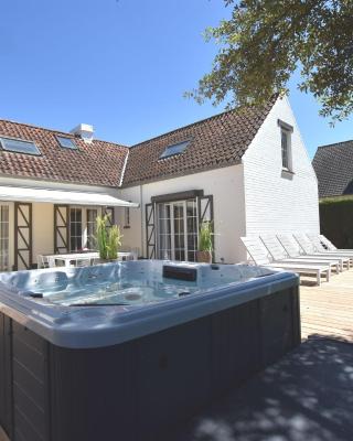 Jacuzzi Dreams in Sint-Idesbald Villa