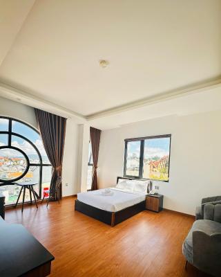 TTR Midtown View Hotel