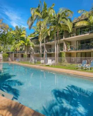 Rainbow Beach Resort overlooking Pool