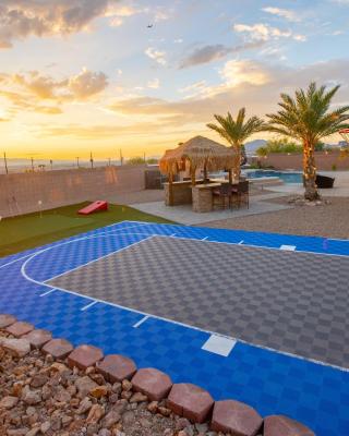 3400 SqFt House W/40Ft Heated Pool/Spa- Strip View
