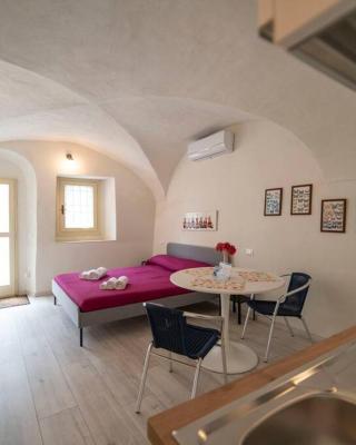 Lavinia Suite - Romantic & New!