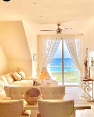 Casa Blanca By The Caribbean Sea