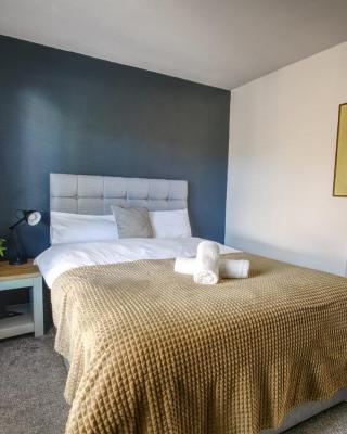 #2 Limes by DerBnB, Modern 1 Bedroom Apartment, Free Parking, WI-FI & Netflix Near Royal Derby Hospital