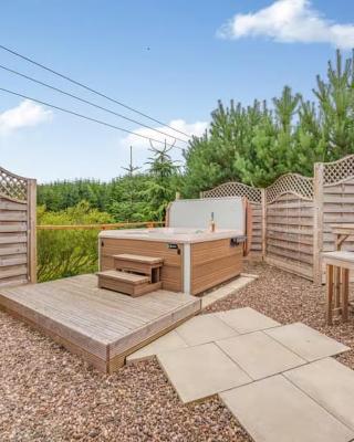 Lochinvar - Clydesdale Log Cabin with Hot Tub