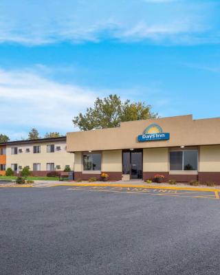 Days Inn by Wyndham Newton