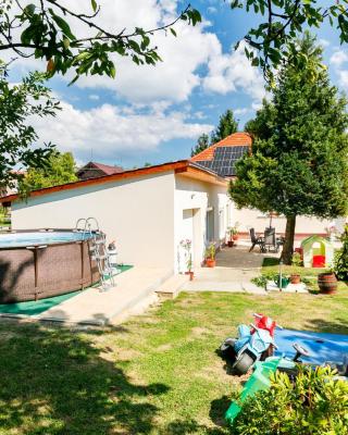 Holiday Home Cherry by Interhome