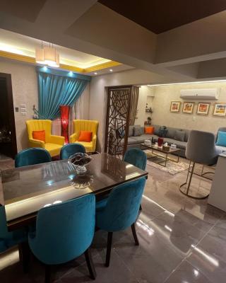 luxury flat with garden and private entrance شقة فاخرة بحديقة و مدخل خاص