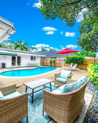 The Dreamcatcher - 4 Bed, 2 Bath, Private Heated Pool, BBQ, Game Room, Park