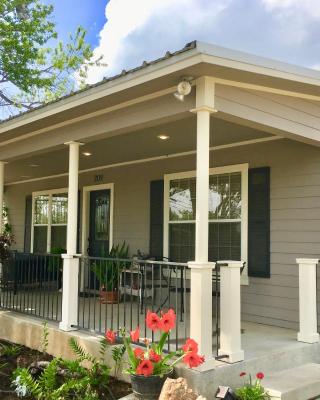 Phoenix Nest Guest Houses - Sunday House