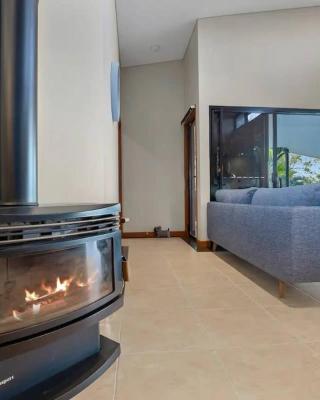 Winter is Here! Enjoy Exclusive Access for 9, Cozy Media Room, Acreage Estate in Magical Sunshine Coast