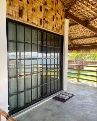 Maria Kulafu Kubo House 1 BIG BEDROOM with Wifi