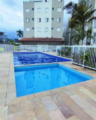 Apartamento com piscina churrasqueira em Ubatuba