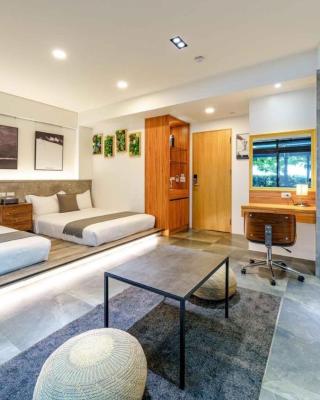 Hua Su Travel B&B