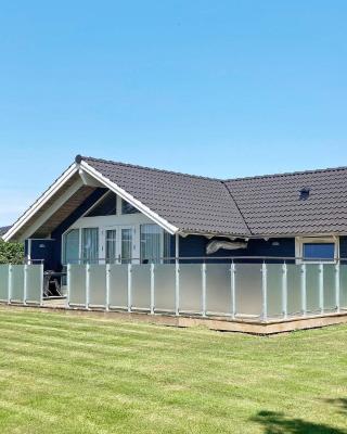 6 person holiday home in Vinderup-By Traum