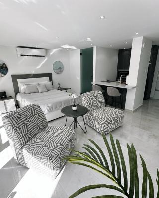 Ocean Front Coral Luxury Apartment