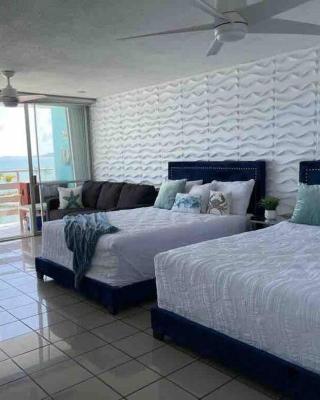 Hermoso Estudio frente al mar Ocean Blue Faith