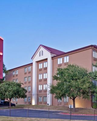 Red Roof Inn PLUS+ Austin South