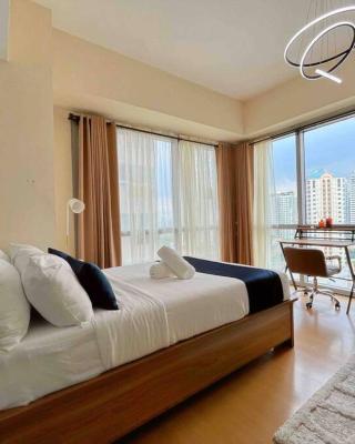 Avant at the Fort BGC Corner Unit with Scenic View