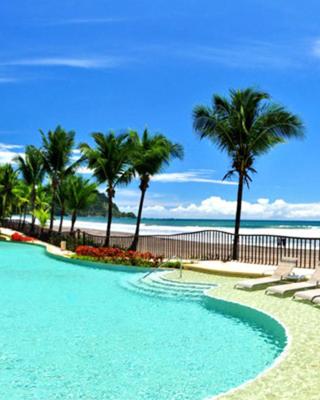 SecretJaco - Luxury Beach Front Penthouse with Pool & Jacuzzi
