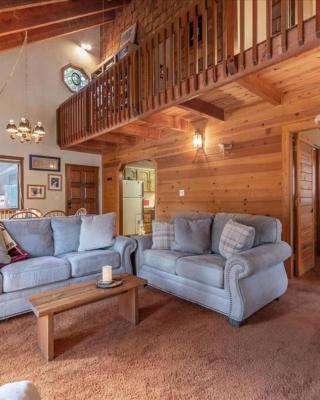 3BR Tahoe Donner Cabin with HOA Perks like Pools Hot-Tub Minutes to Trails Lake Golf