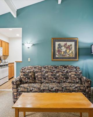 208 Cedarbrook One bedroom Queen Suite