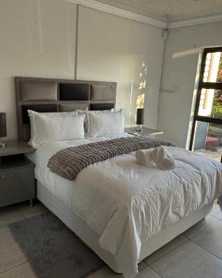 5 on Crossways Guesthouse