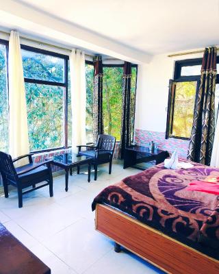 Hotel Plaza Dalhousie - Near Ghandhi Chowk Mall Road