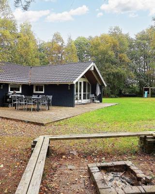 Four-Bedroom Holiday home in Væggerløse 8