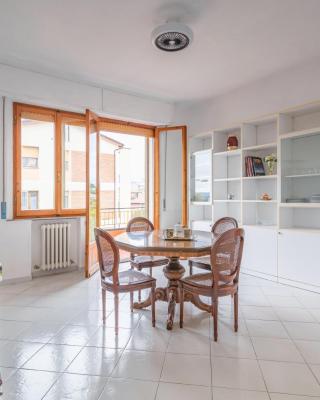 Comfy Flat Steps Away from Siena Station!
