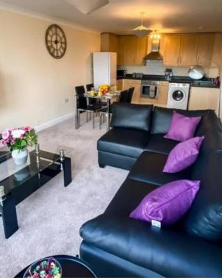 OnSiteStays - 2 Bedroom Apartment with Ensuite, Free Parking & Wi-Fi