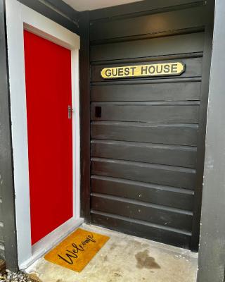 Short Stay- YOUR OWN GUESTHOUSE!