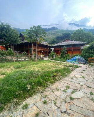 Mekhoo & Zizi Sapa Homestay