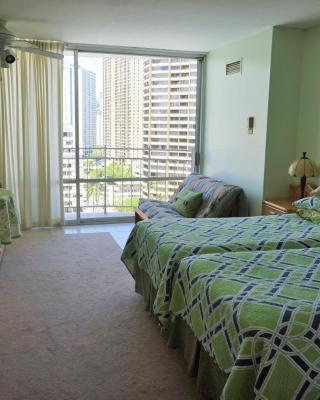 Waikiki Studio at Ilikai Marina - great apartment by the beach - see low end price!