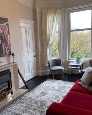Beautiful traditional flat in the center of Largs.