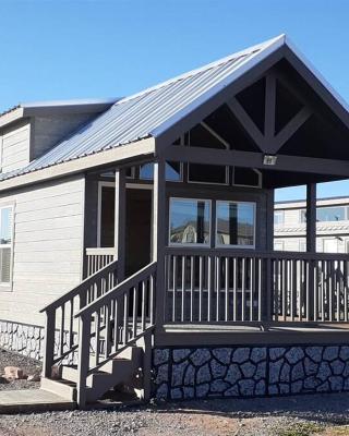 092 Star Gazing Tiny Home near Grand Canyon South Rim Sleeps 8