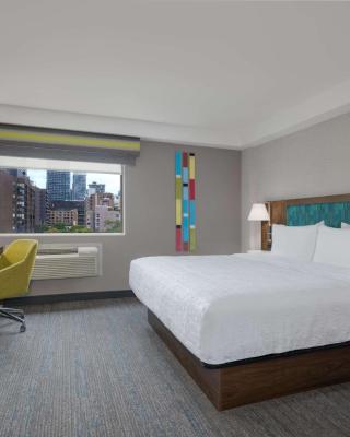 Hampton Inn & Suites by Hilton Toronto Downtown