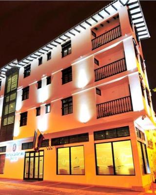 Aw Hotel Puerta de San Antonio