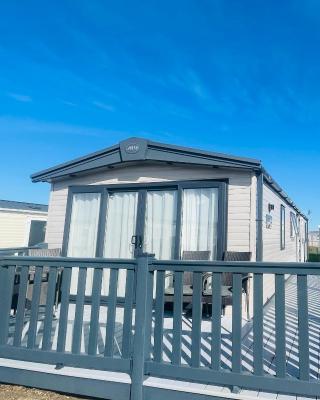Pure-Living West Sands Sunshine and Sea View - 3 Bedroom lodge at SEAL BAY