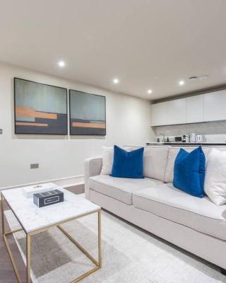 Garden Haven Luxe 1BR 1BA Chigwell Retreat CHCL F1
