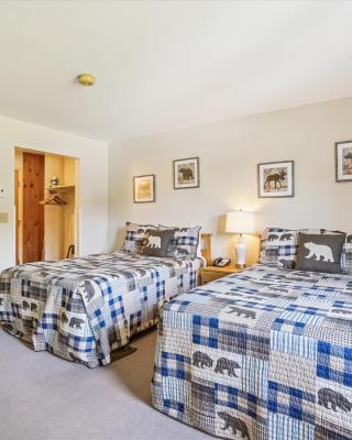 Cedarbrook Two Double bed Hotel Room with outdoor heated pool 216