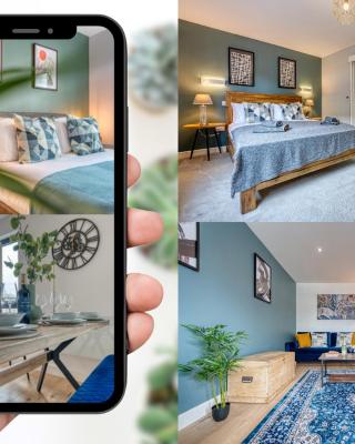 Stunning 2-Bed City Apt - Stylish, Modern, Prime Location! Sleeps 6, Southampton Ocean Village - By Blue Puffin Stays