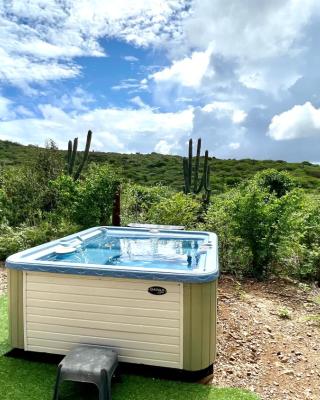 Very quiet apartment with lots of privacy and a tub on the edge of a national park!