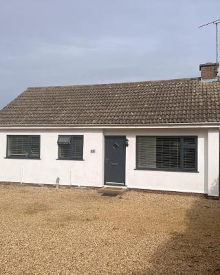 Inviting 2-Bed Bungalow in Heacham with spa bath